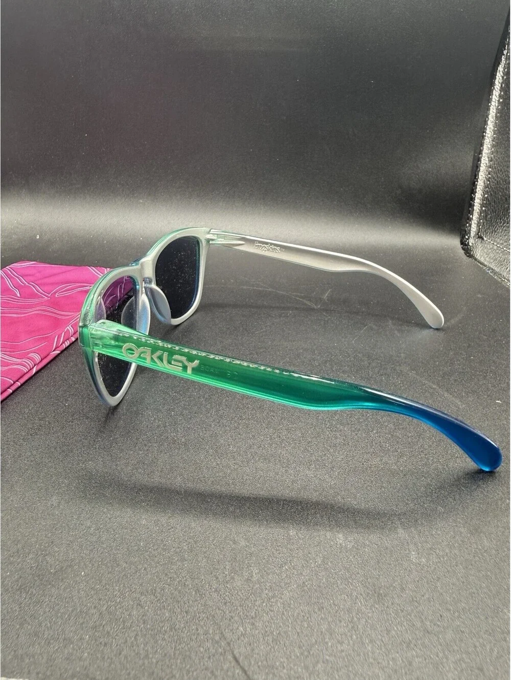 Oakley Frogskin Marine Fade/Blue Iridium Lenses 24-237